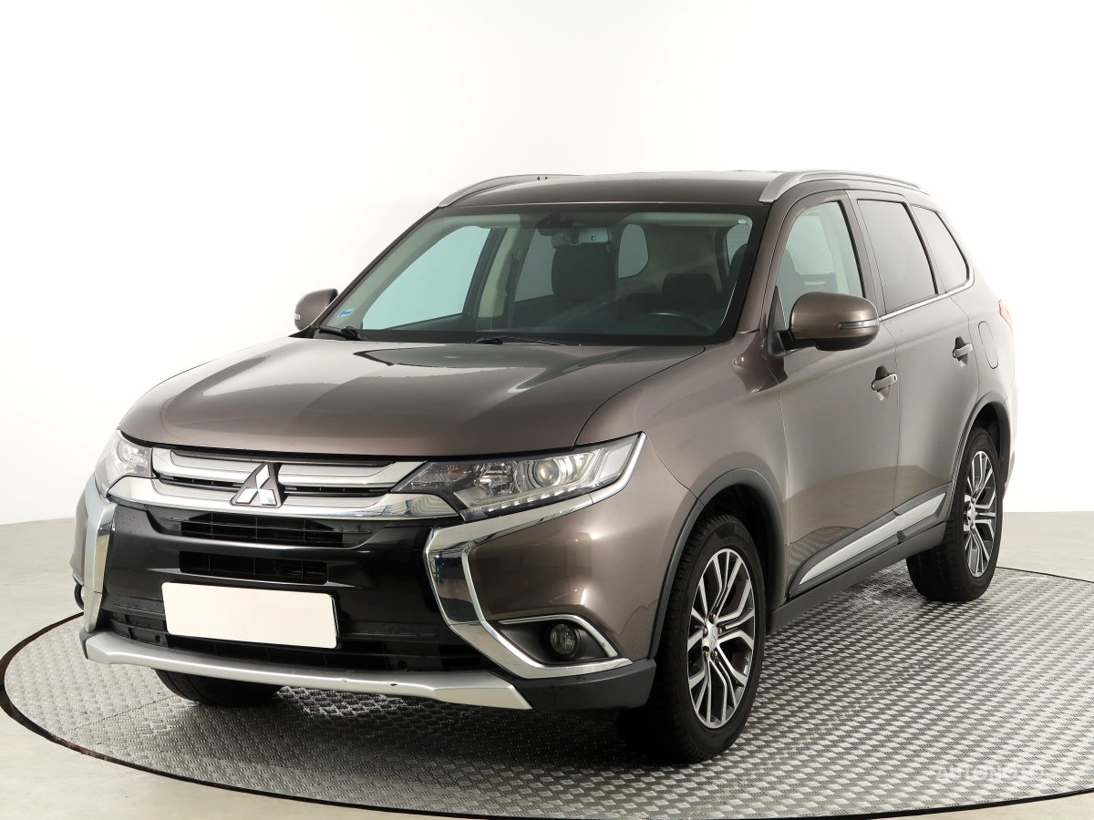 Mitsubishi Outlander, 2017 - pohled č. 3