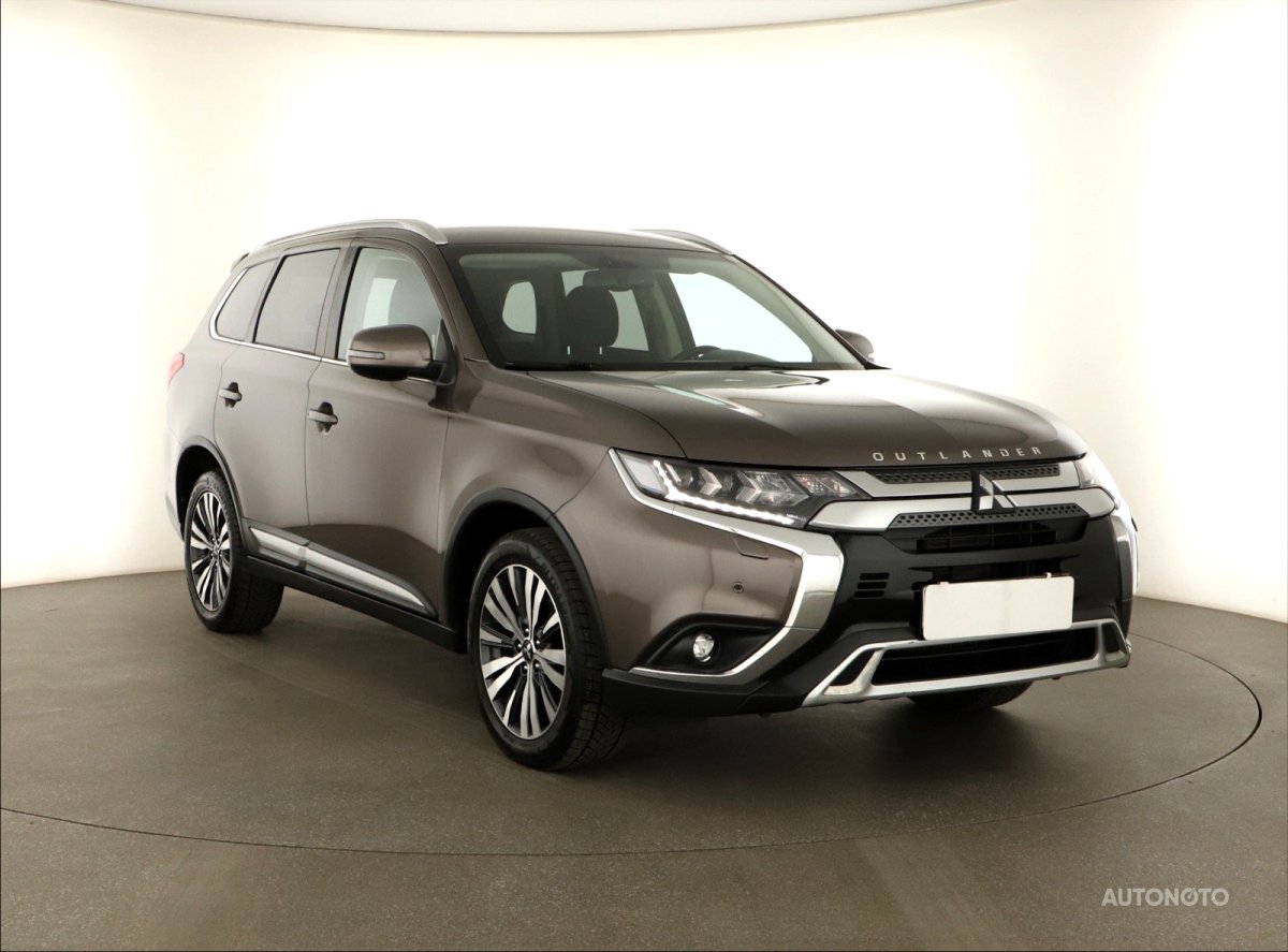 Mitsubishi Outlander, 2019 - celkový pohled