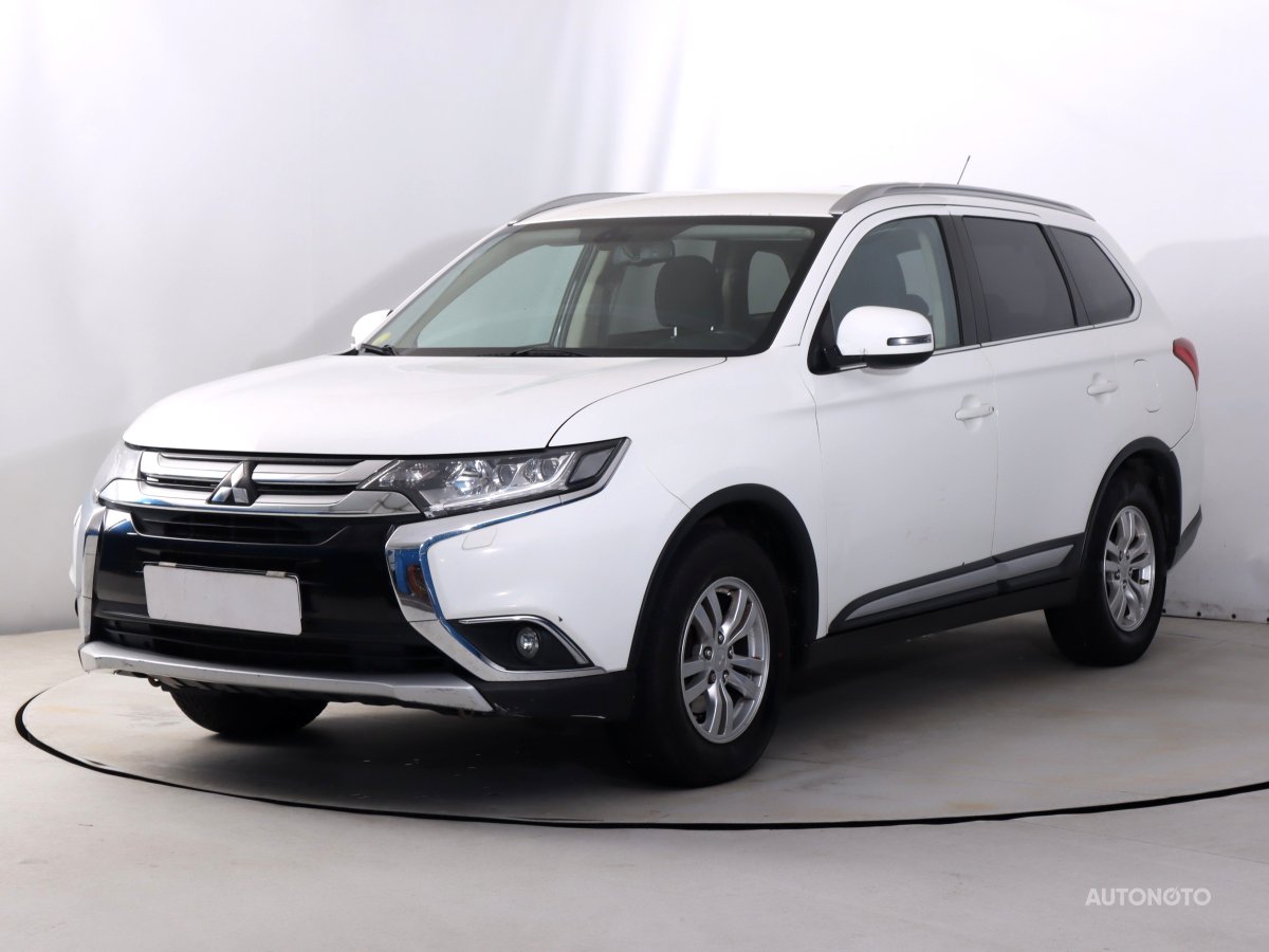 Mitsubishi Outlander, 2015 - pohled č. 3
