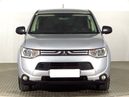 Mitsubishi Outlander, 2013 - pohled č. 2