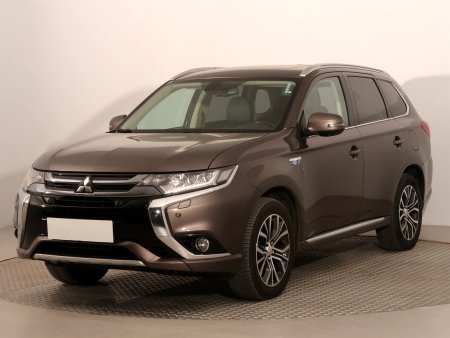 Mitsubishi Outlander, 2016 - pohled č. 3