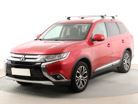 Mitsubishi Outlander, 2015 - pohled č. 3