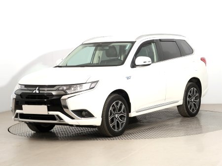 Mitsubishi Outlander, 2020 - pohled č. 3