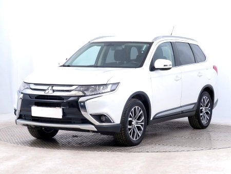 Mitsubishi Outlander, 2015 - pohled č. 3