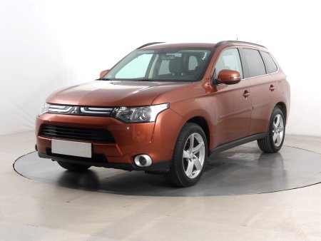 Mitsubishi Outlander, 2014 - pohled č. 3