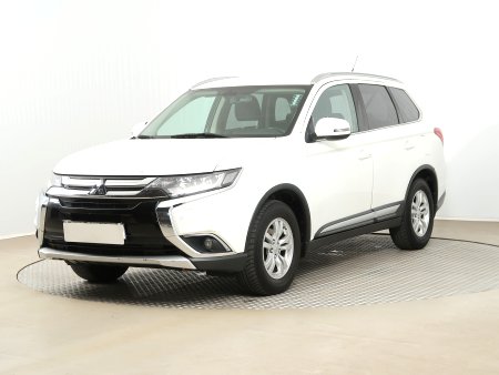 Mitsubishi Outlander, 2017 - pohled č. 3