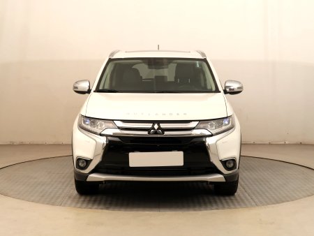 Mitsubishi Outlander, 2017 - pohled č. 2
