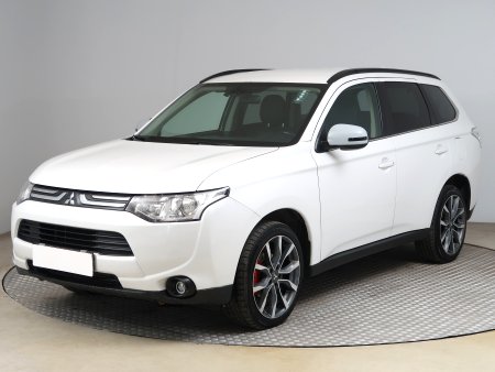 Mitsubishi Outlander, 2014 - pohled č. 3
