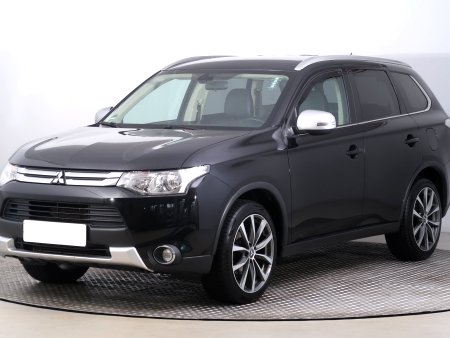 Mitsubishi Outlander, 2015 - pohled č. 3