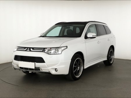 Mitsubishi Outlander, 2012 - pohled č. 3