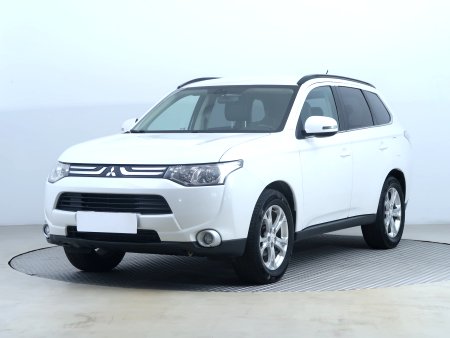 Mitsubishi Outlander, 2014 - pohled č. 3