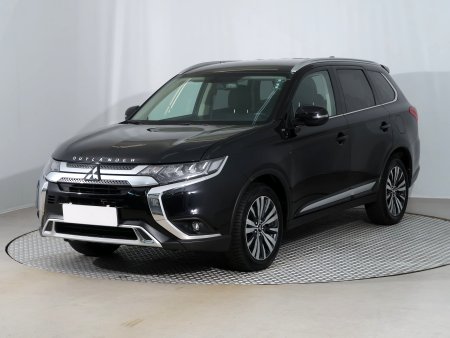 Mitsubishi Outlander, 2020 - pohled č. 3