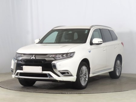 Mitsubishi Outlander, 2020 - pohled č. 3