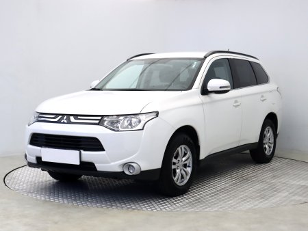 Mitsubishi Outlander, 2013 - pohled č. 3