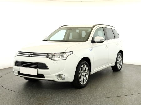 Mitsubishi Outlander, 2014 - pohled č. 3