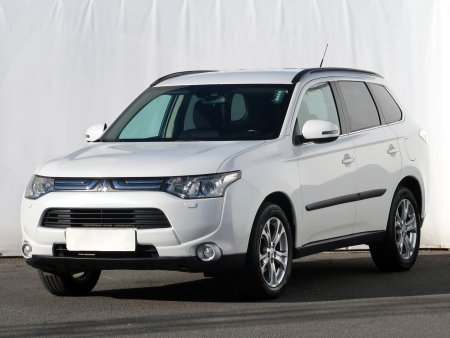 Mitsubishi Outlander, 2013 - pohled č. 3
