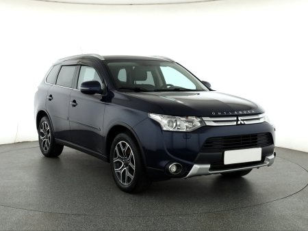 Mitsubishi Outlander, 2015