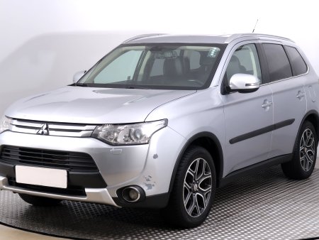 Mitsubishi Outlander, 2014 - pohled č. 3