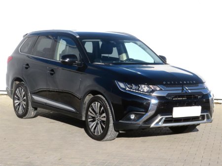 Mitsubishi Outlander, 2020