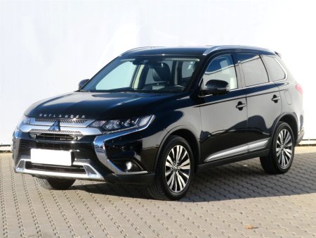 Mitsubishi Outlander, 2020 - pohled č. 3