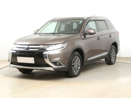 Mitsubishi Outlander, 2016 - pohled č. 3