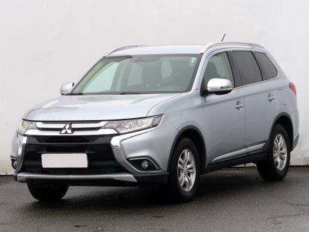 Mitsubishi Outlander, 2017 - pohled č. 3