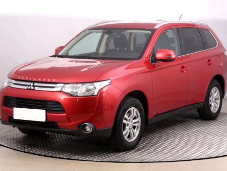 Mitsubishi Outlander, 2015 - pohled č. 3