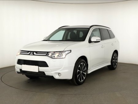 Mitsubishi Outlander, 2014 - pohled č. 3