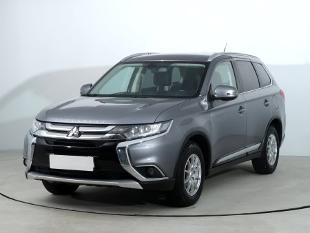 Mitsubishi Outlander, 2015 - pohled č. 3