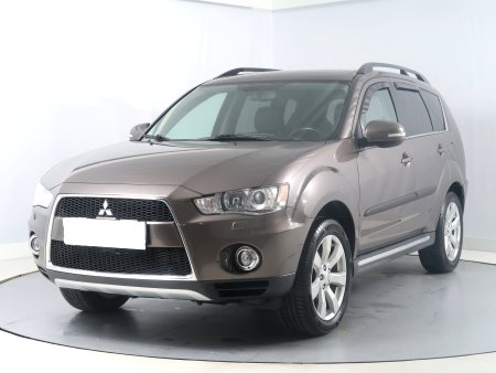 Mitsubishi Outlander, 2012 - pohled č. 3