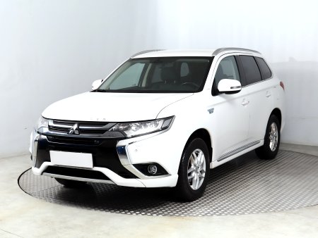 Mitsubishi Outlander, 2018 - pohled č. 3
