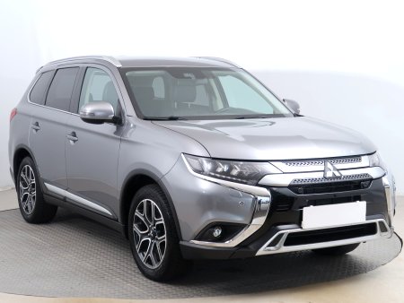Mitsubishi Outlander, 2020