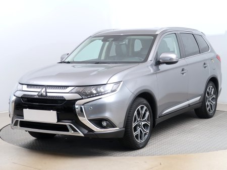Mitsubishi Outlander, 2020 - pohled č. 3
