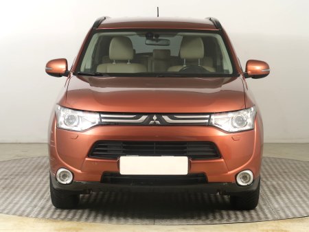 Mitsubishi Outlander, 2013 - pohled č. 2