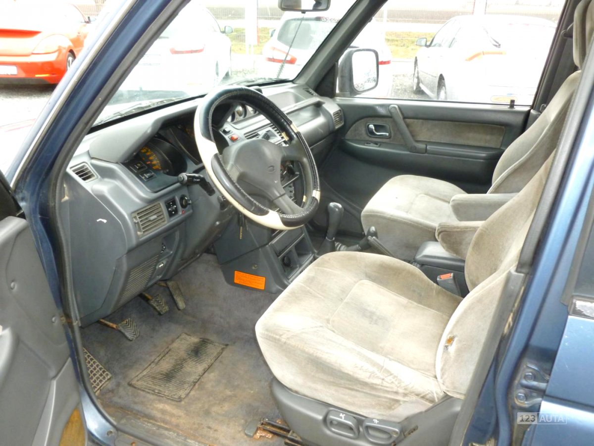 Mitsubishi Pajero, 1993 - pohled č. 9