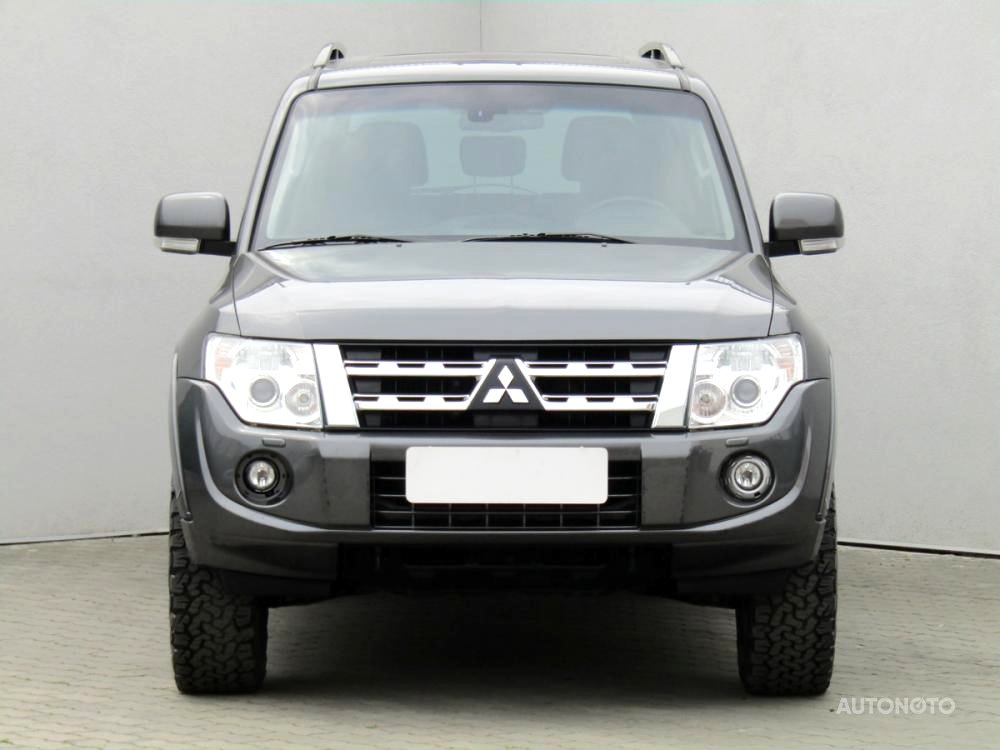 Mitsubishi Pajero, 2013 - pohled č. 2