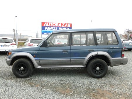 Mitsubishi Pajero, 1993 - pohled č. 2
