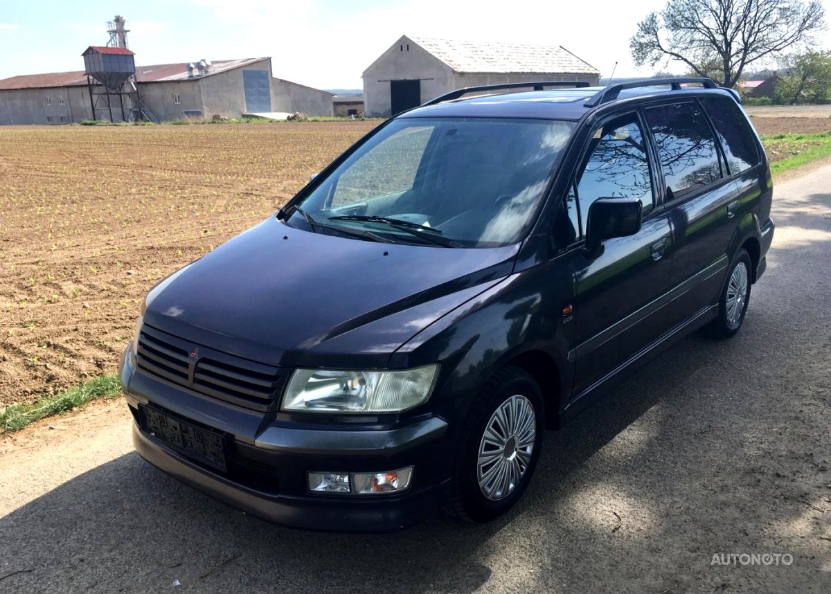 Mitsubishi Space Wagon, 1998 - celkový pohled