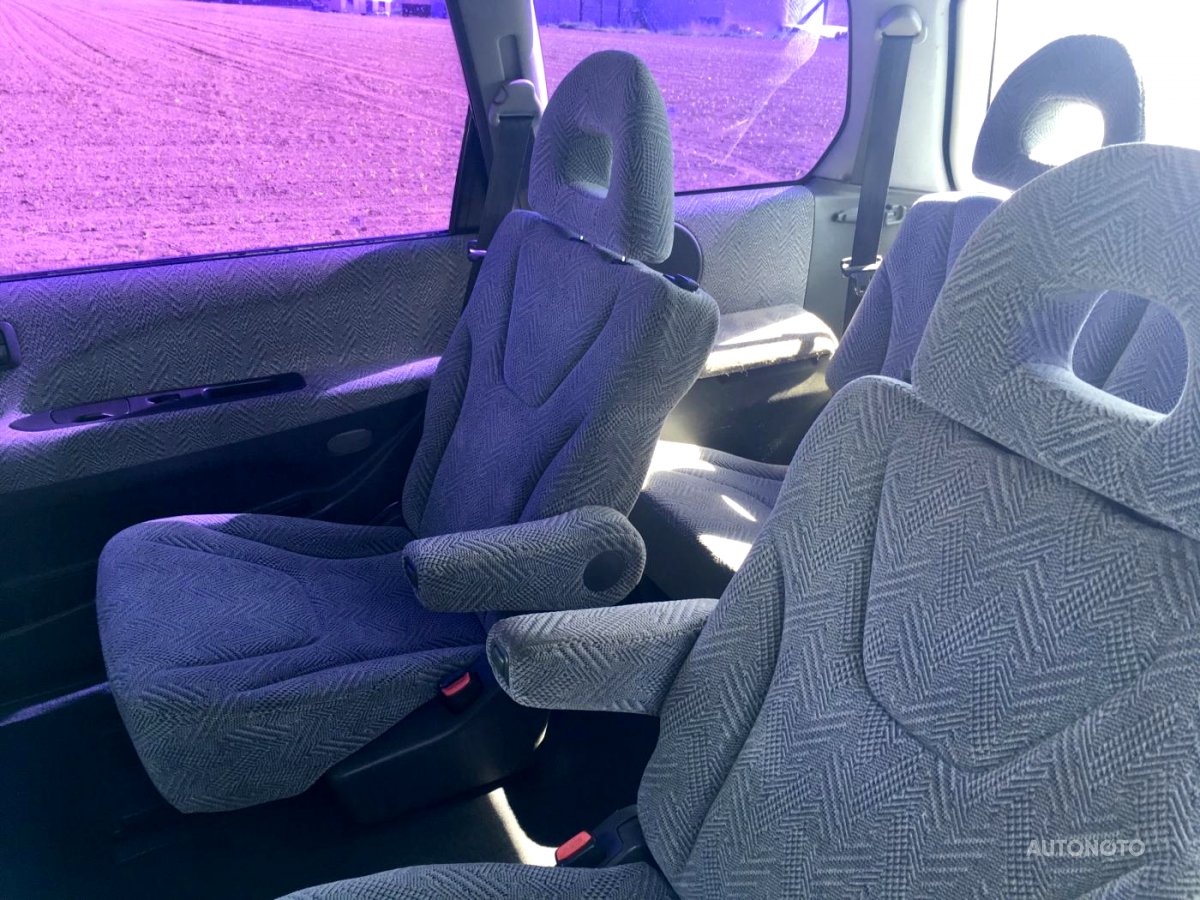 Mitsubishi Space Wagon, 1998 - pohled č. 8