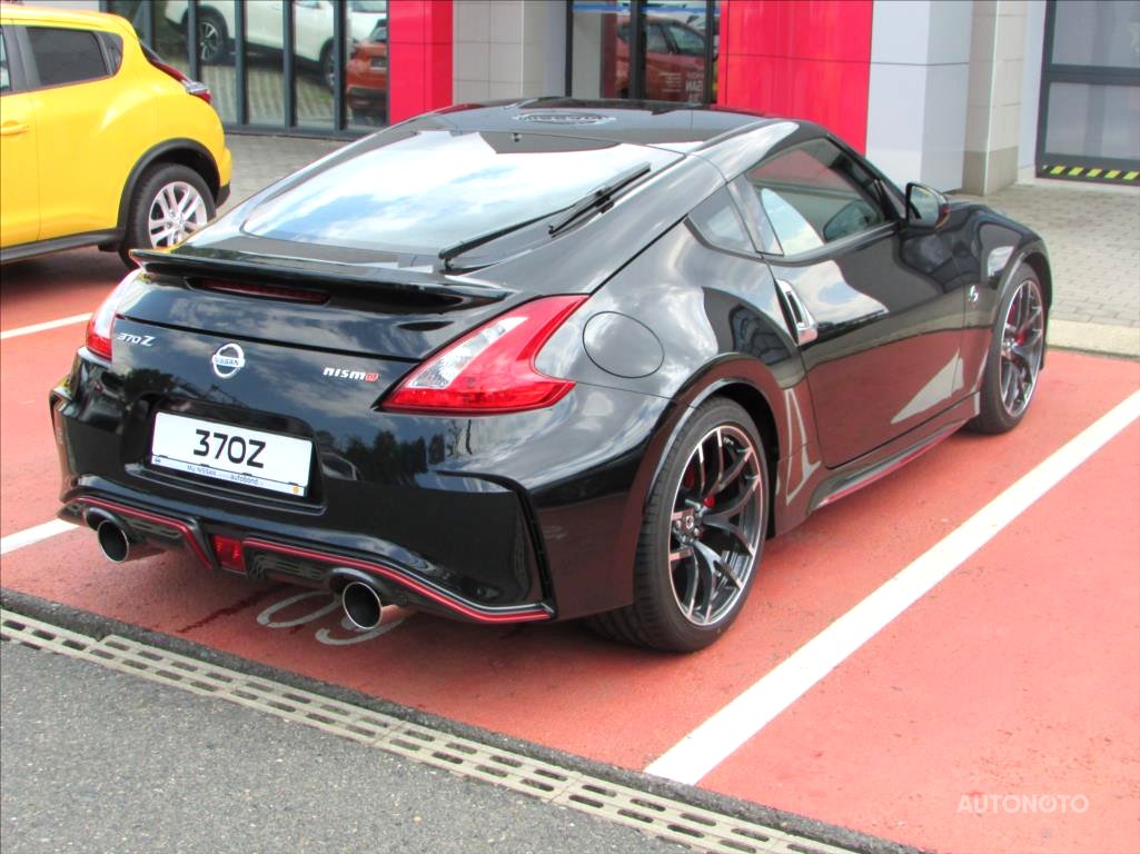 Nissan 370 Z, 2018 - pohled č. 3