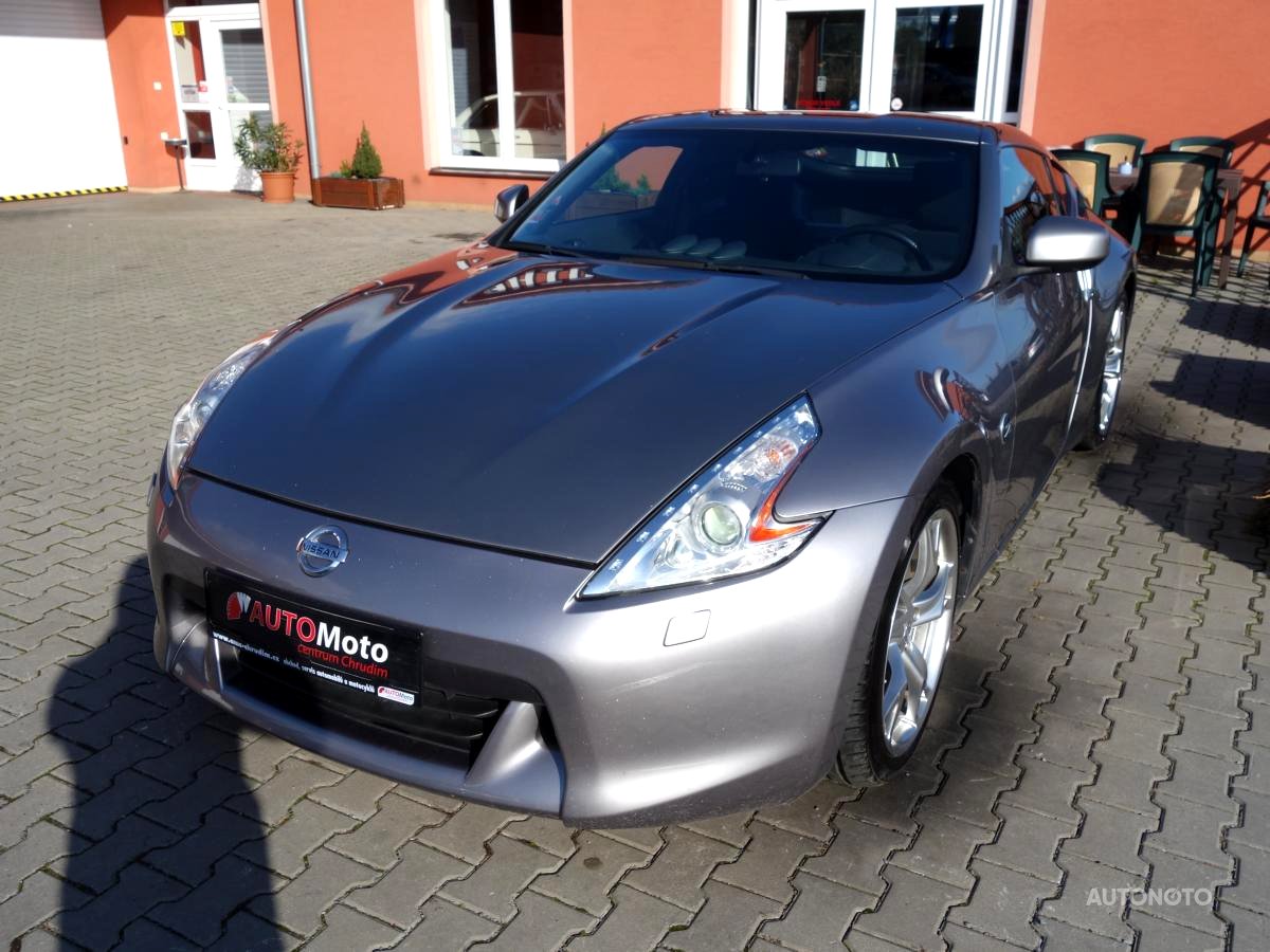 Nissan 370 Z, 2010 - pohled č. 2