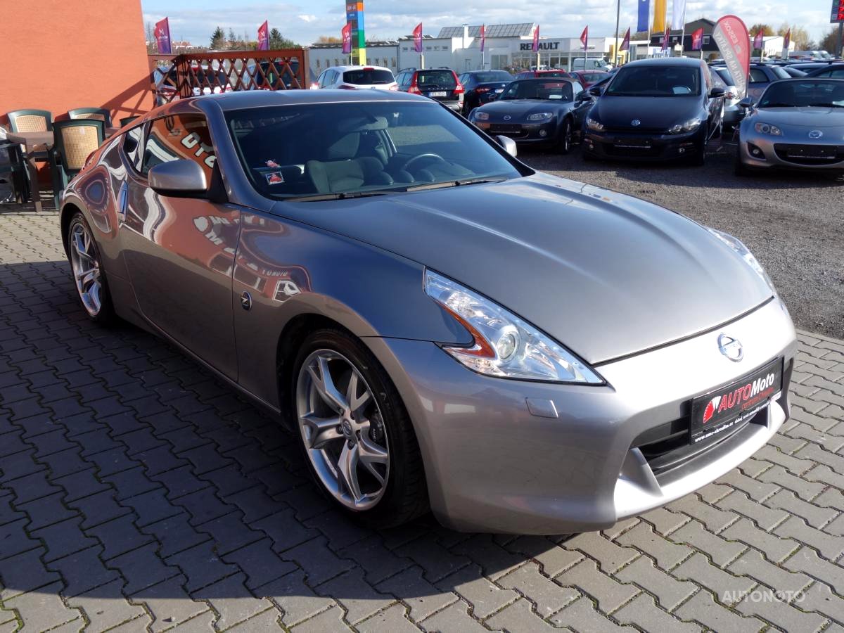 Nissan 370 Z, 2010 - pohled č. 3