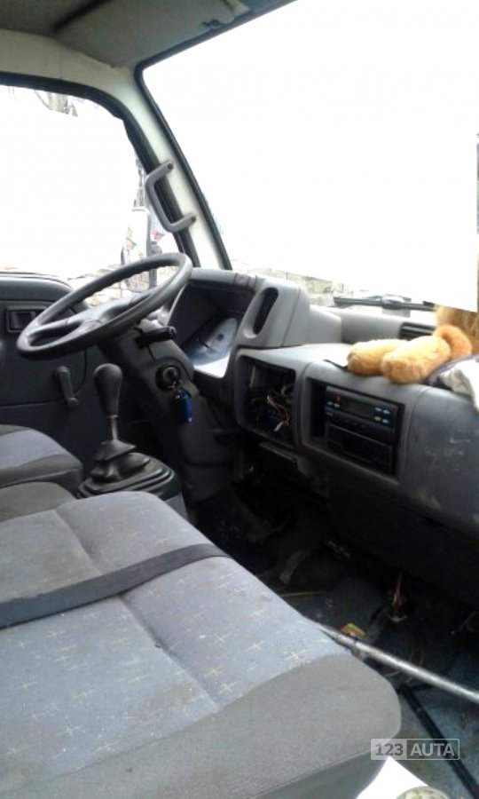 Nissan 4.5t valník 4.5m, 2003 - pohled č. 5