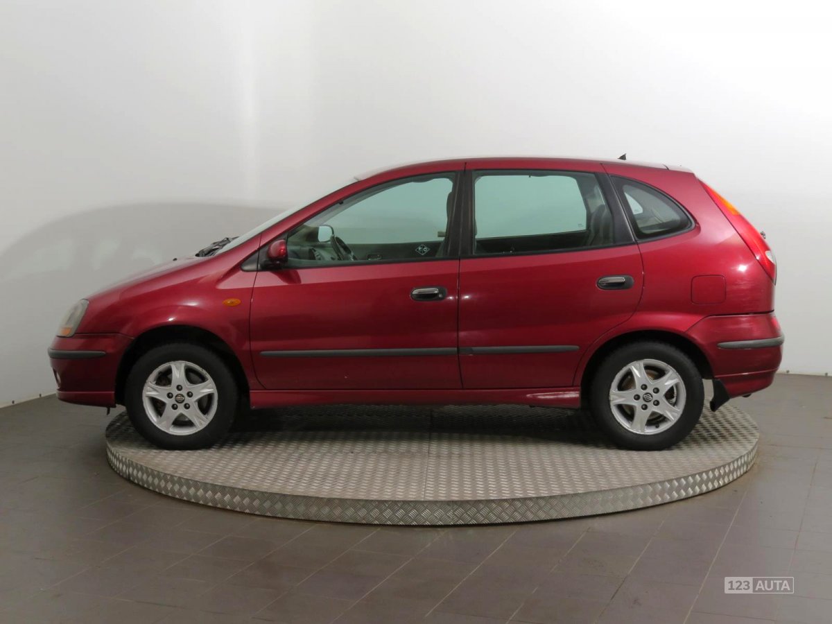 Nissan Almera Tino, 2002 - pohled č. 4
