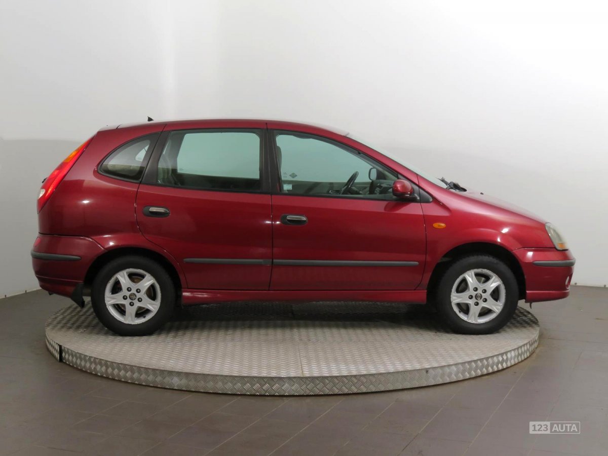 Nissan Almera Tino, 2002 - pohled č. 8