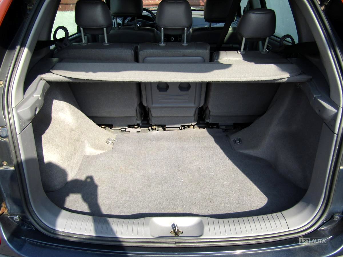 Nissan Almera Tino, 2005 - pohled č. 9