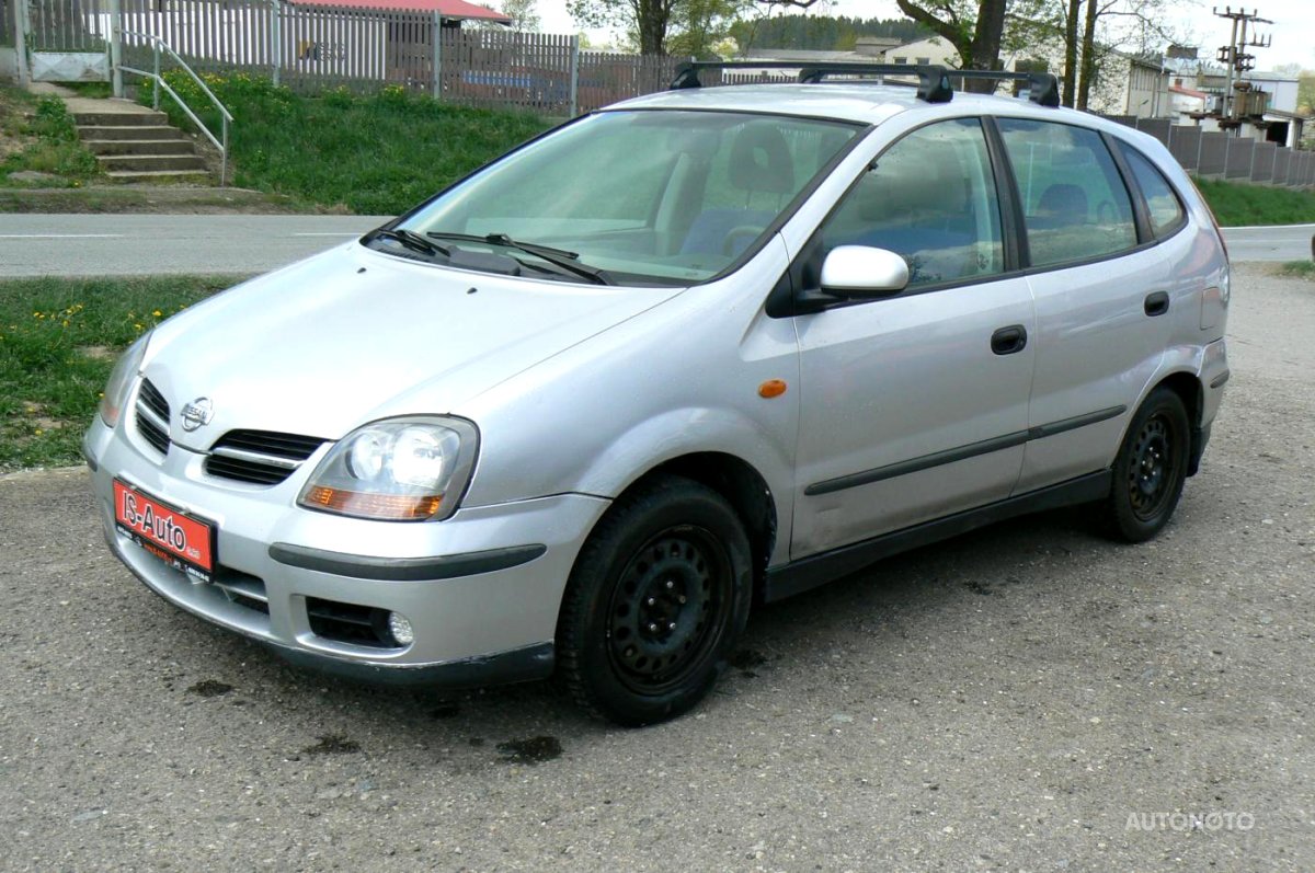 Nissan Almera Tino, 2002 - celkový pohled