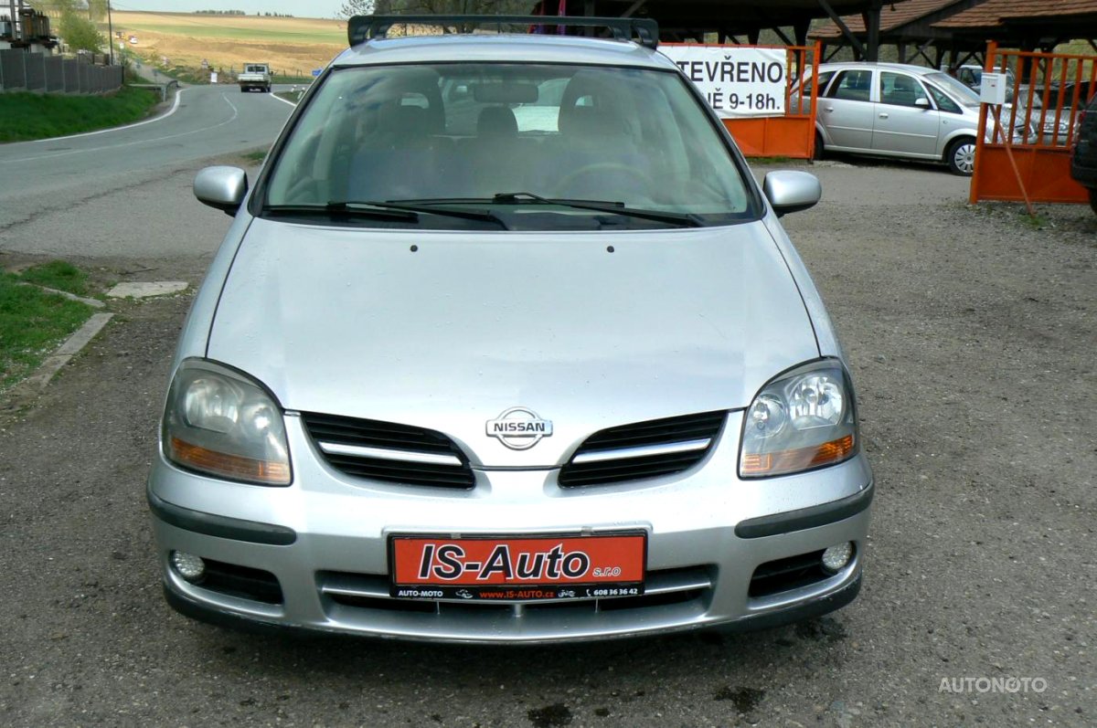 Nissan Almera Tino, 2002 - pohled č. 3