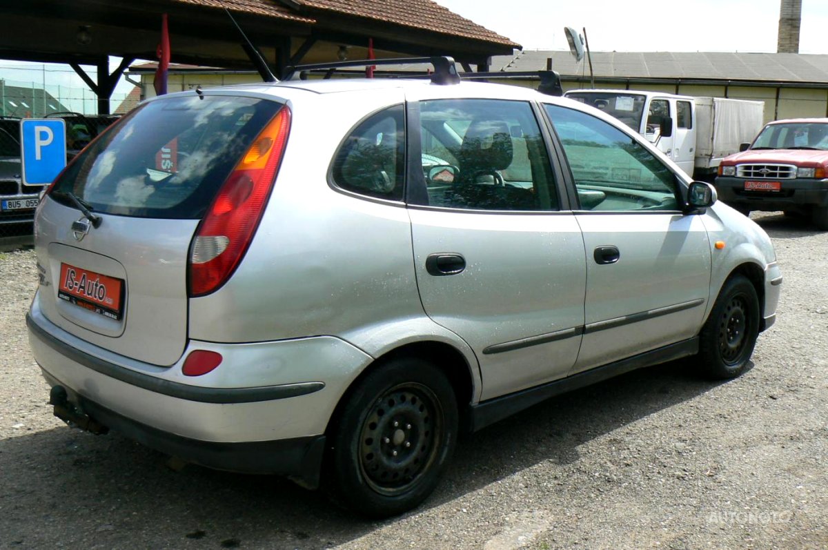 Nissan Almera Tino, 2002 - pohled č. 6