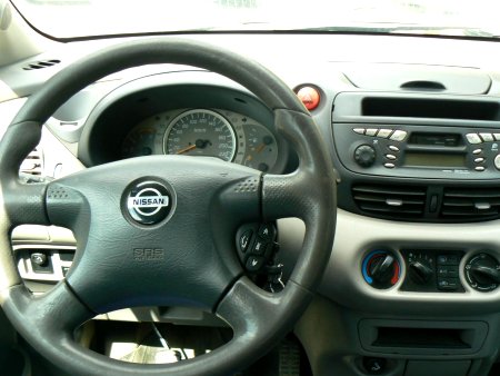Nissan Almera Tino, 2002 - pohled č. 10